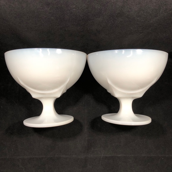 3 MILK GLASS PEDESTAL BOWLS/CANDY DISHES. 2 ROUND BOTTOM/1 SQUARE BOTTOM - Picture 8 of 13